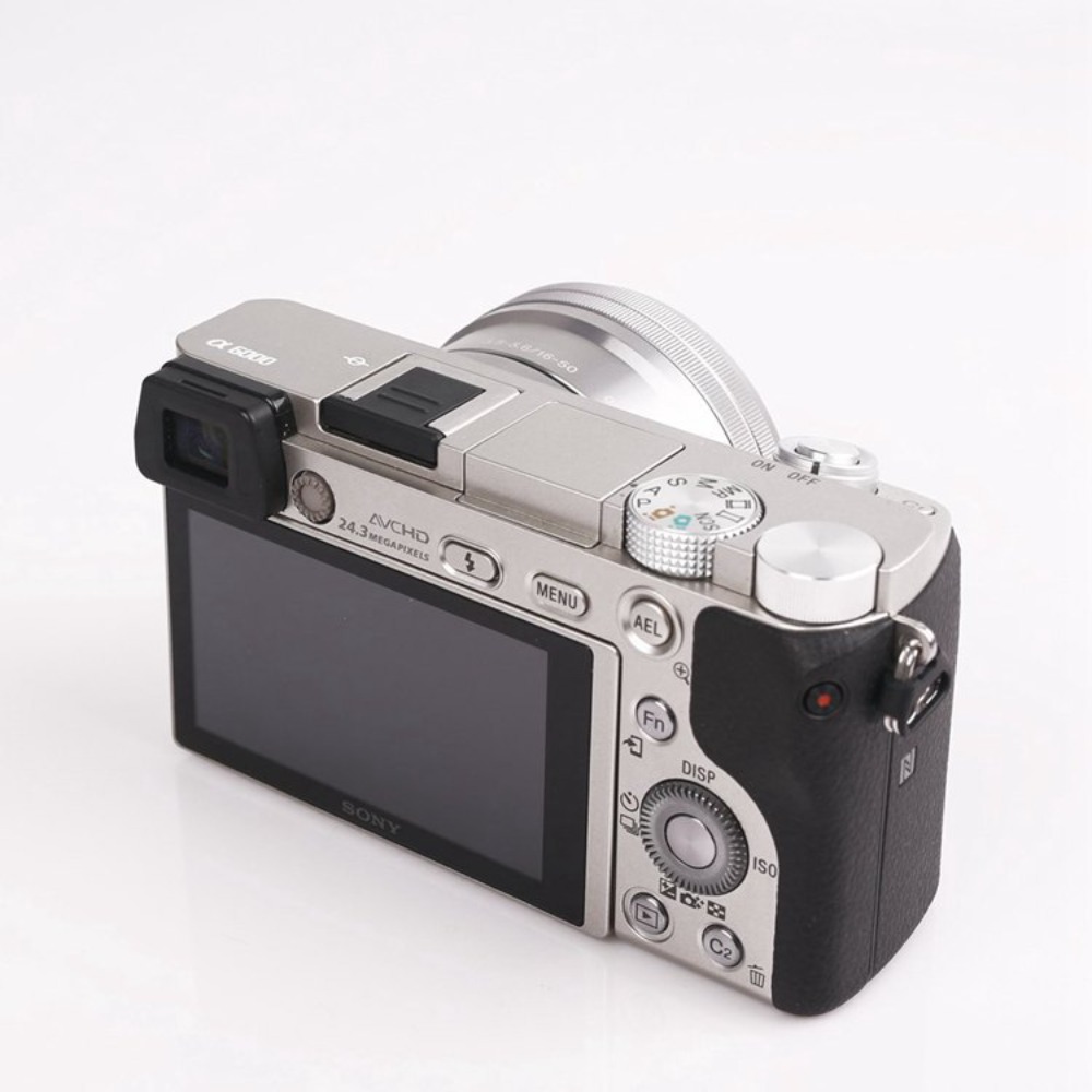 Copri-slitta calda per fotocam - Nikon Camera Z50 recensione e prezzo